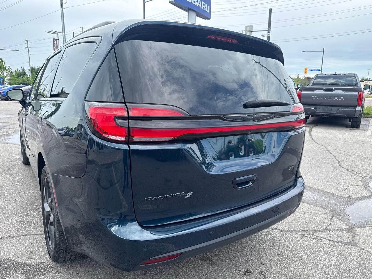 2022 Chrysler Pacifica Touring L All-Wheel Drive Passenger Van Photo