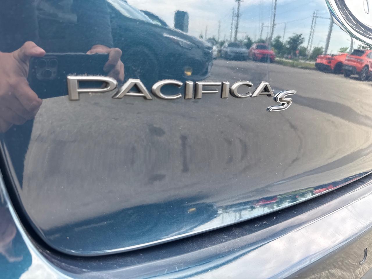 2022 Chrysler Pacifica Touring L All-Wheel Drive Passenger Van Photo