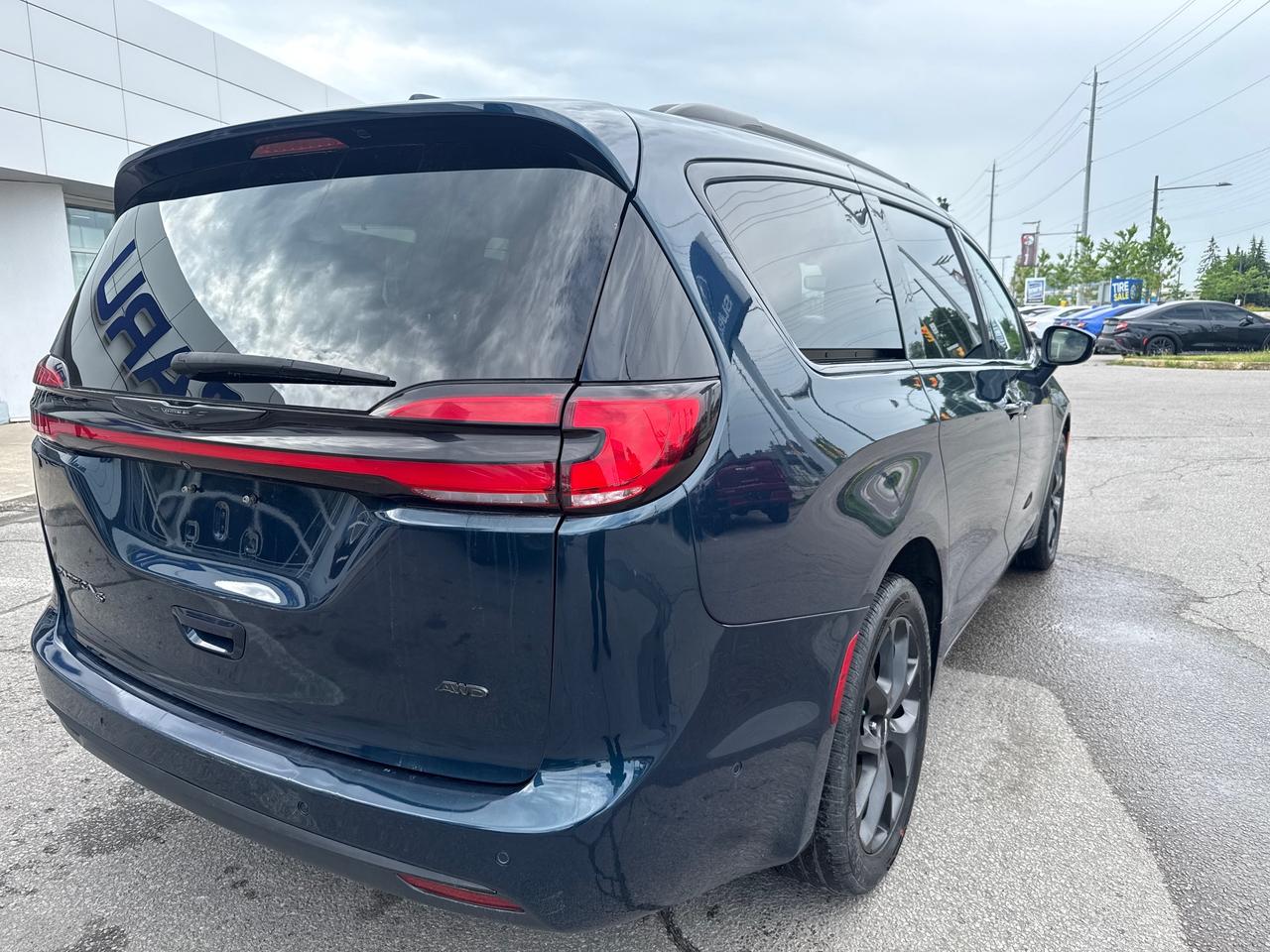 2022 Chrysler Pacifica Touring L All-Wheel Drive Passenger Van Photo