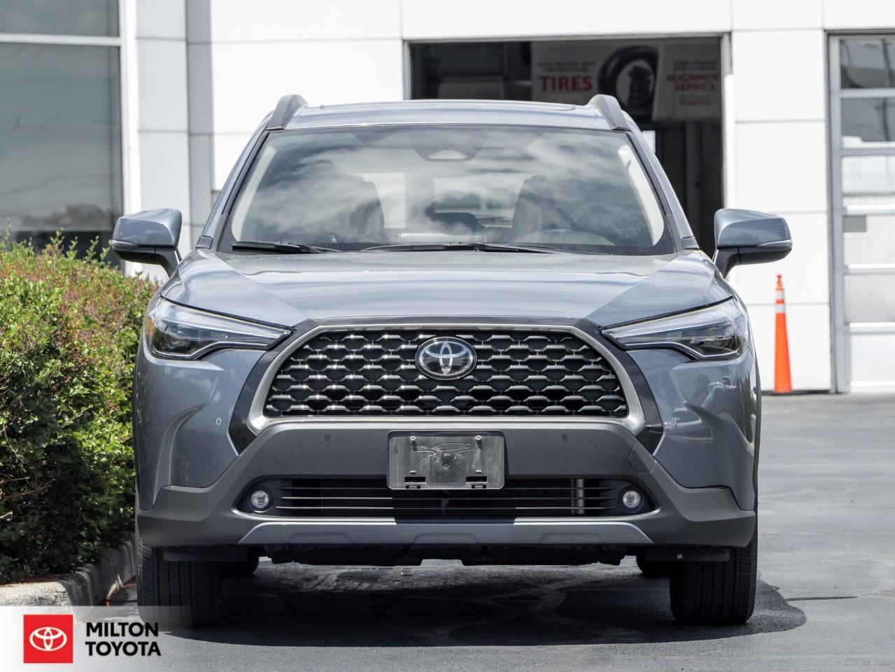 2023 Toyota Corolla Cross LEATHER SUNROOF ONE OWNER TCUV XLE Photo