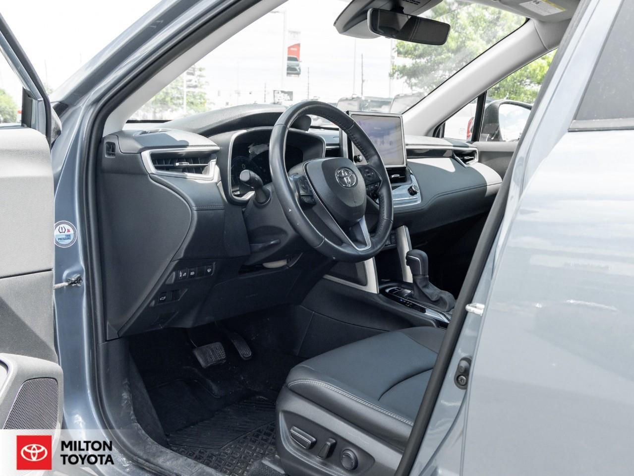 2023 Toyota Corolla Cross LEATHER SUNROOF ONE OWNER TCUV XLE Photo