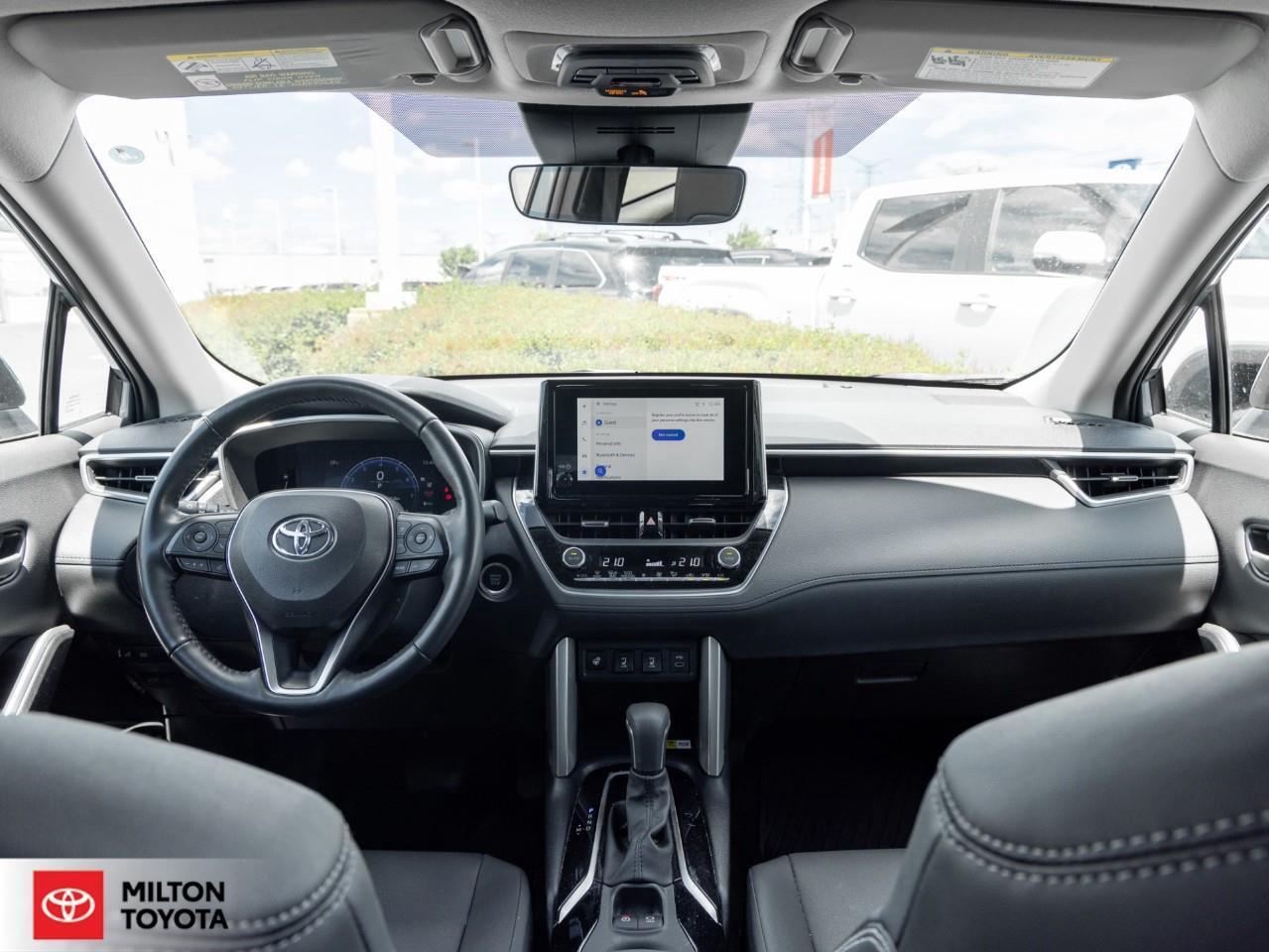 2023 Toyota Corolla Cross LEATHER SUNROOF ONE OWNER TCUV XLE Photo