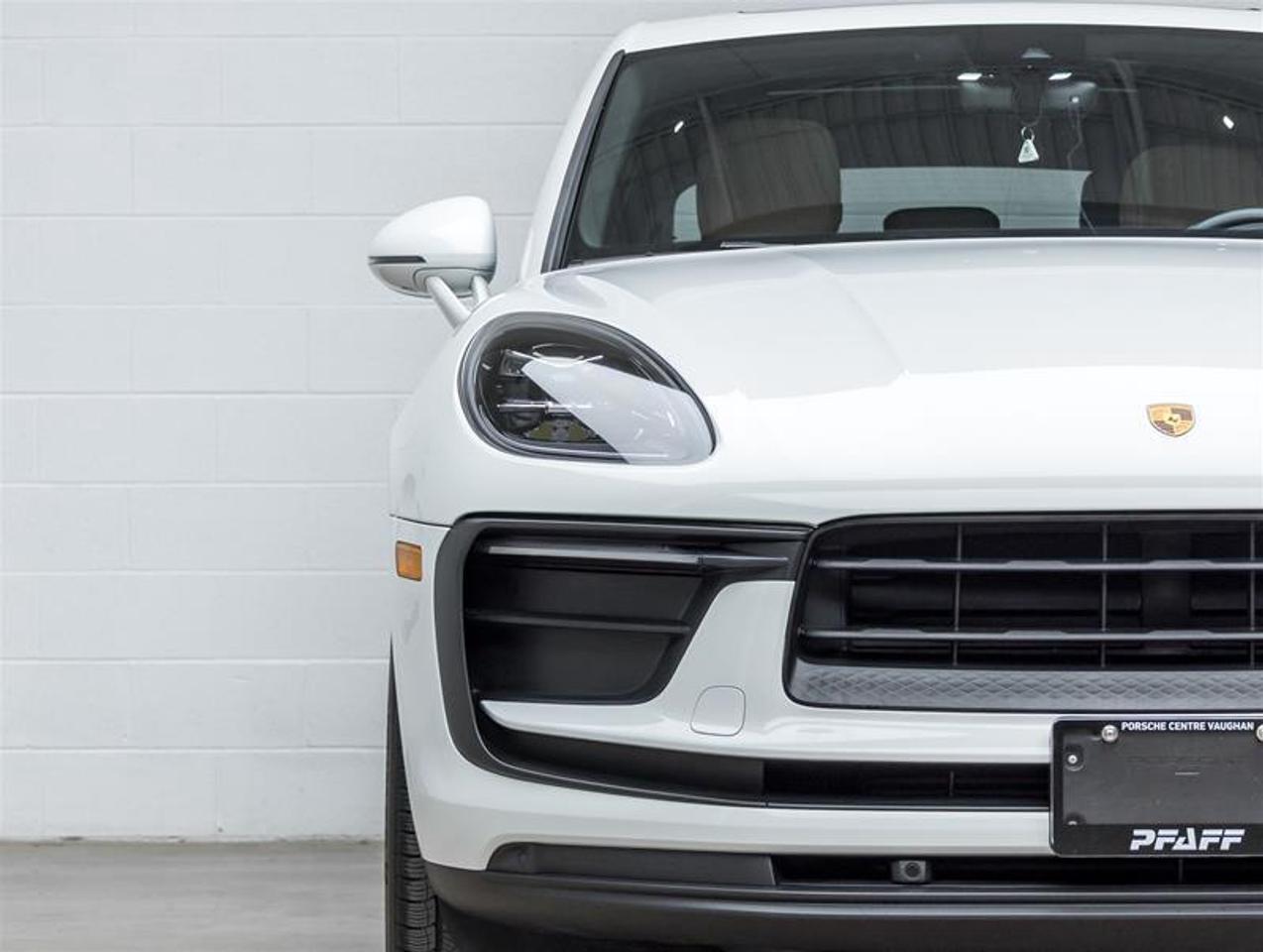 2023 Porsche Macan  Photo