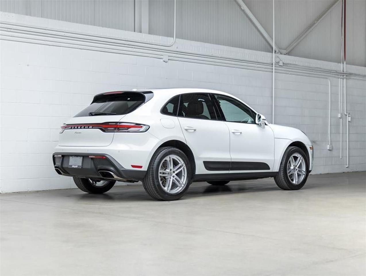 2023 Porsche Macan  Photo