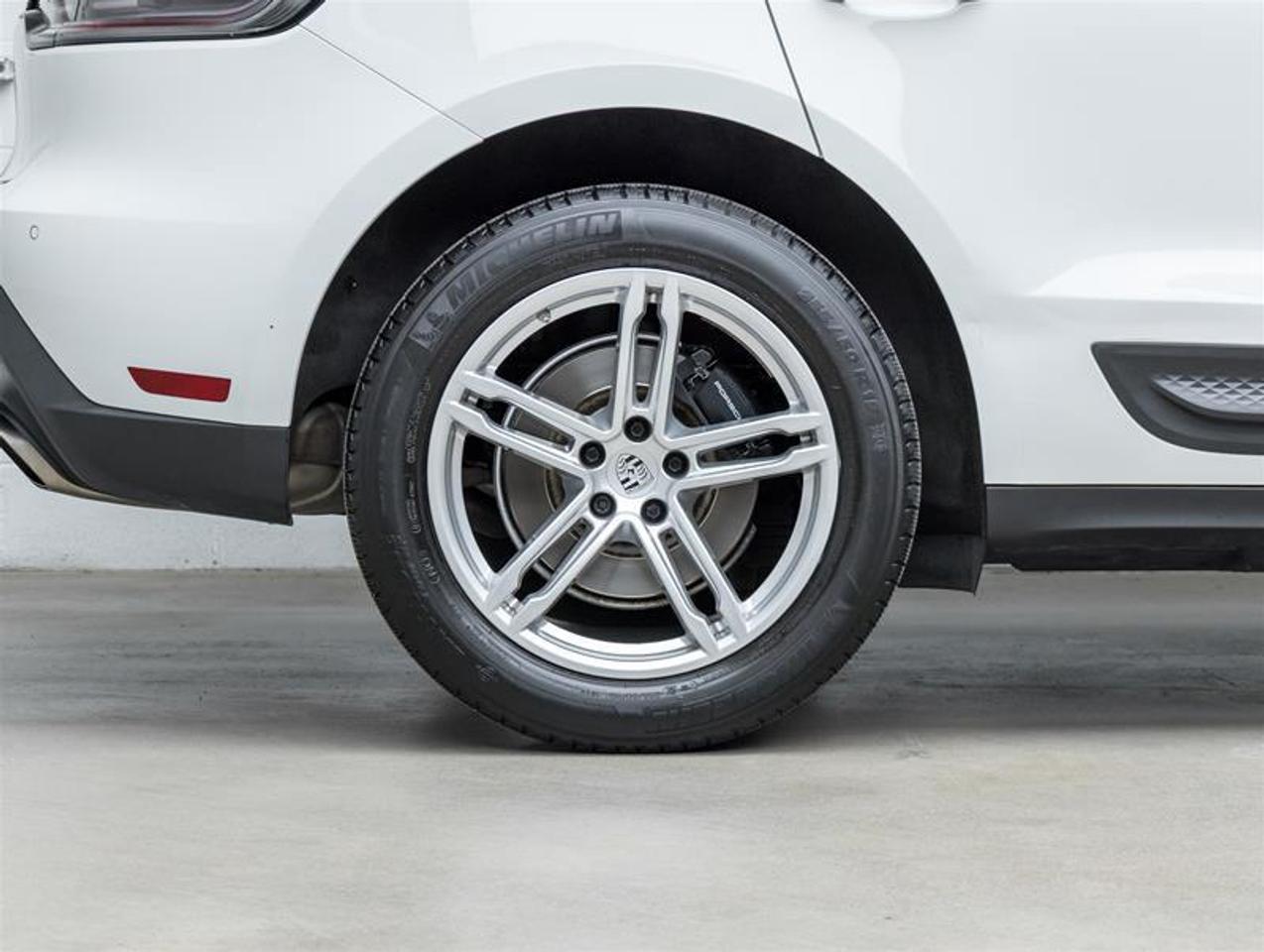 2023 Porsche Macan  Photo