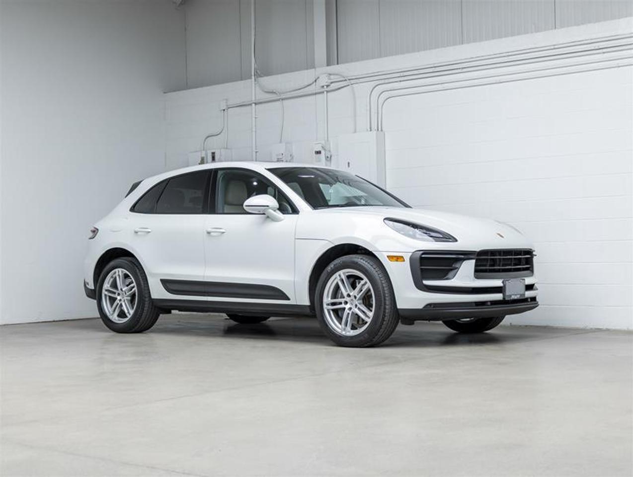 2023 Porsche Macan  Photo