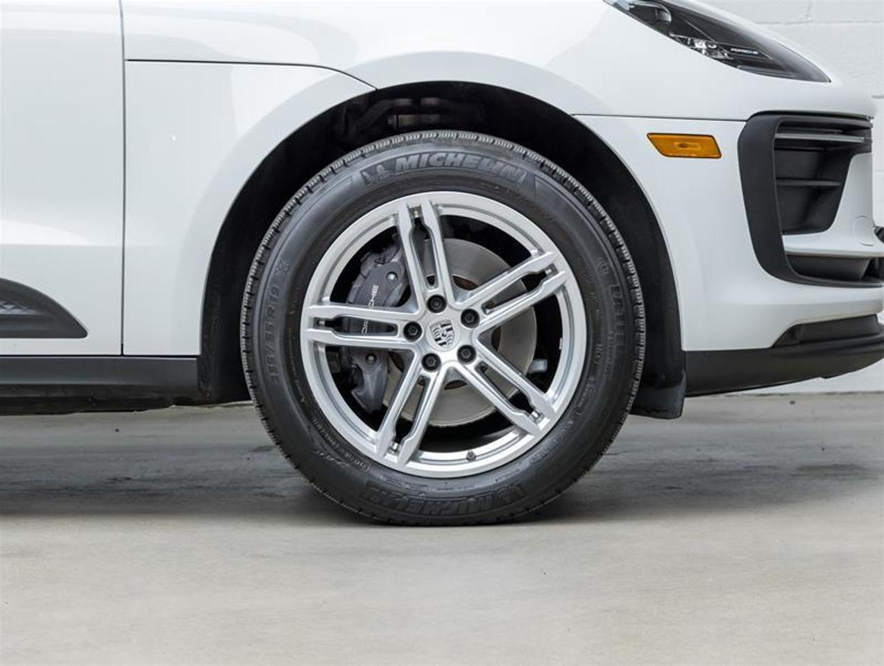 2023 Porsche Macan  Photo