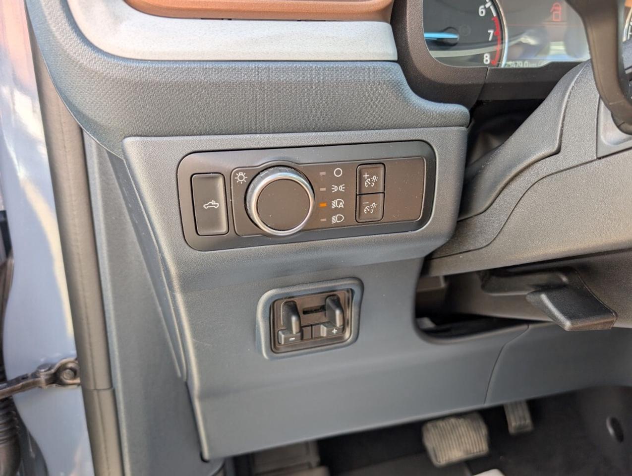 2024 Ford Maverick Lariat  LEATHER SUNROOF CAMERA HTD SEATS Photo
