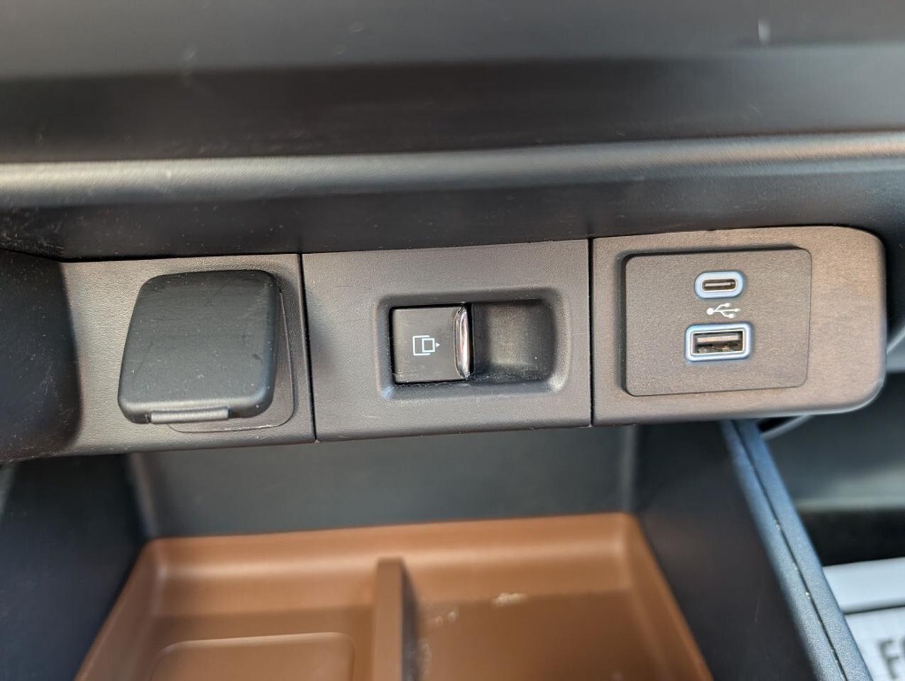 2024 Ford Maverick Lariat  LEATHER SUNROOF CAMERA HTD SEATS Photo