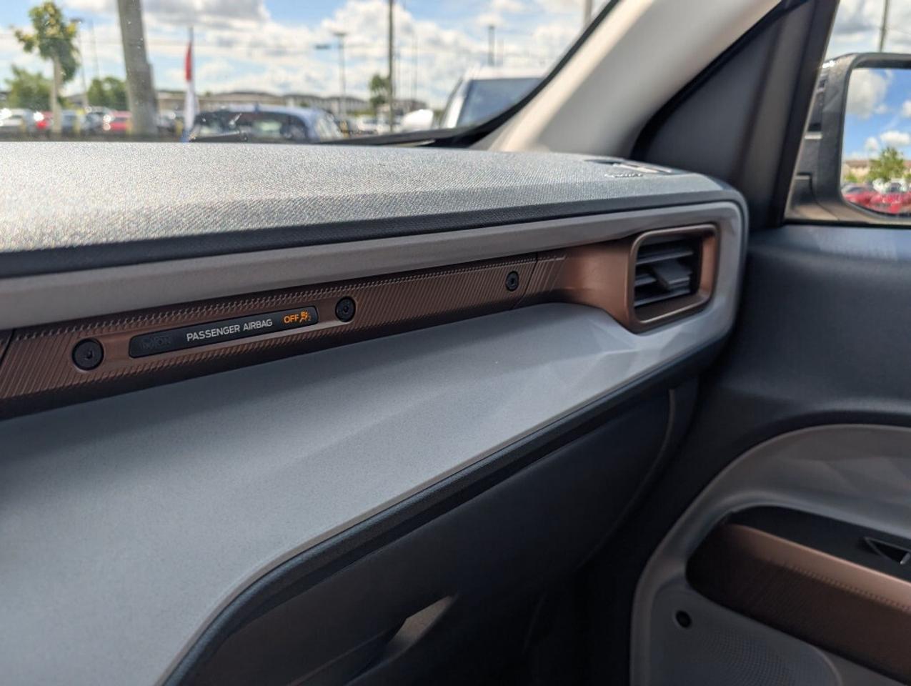 2024 Ford Maverick Lariat  LEATHER SUNROOF CAMERA HTD SEATS Photo
