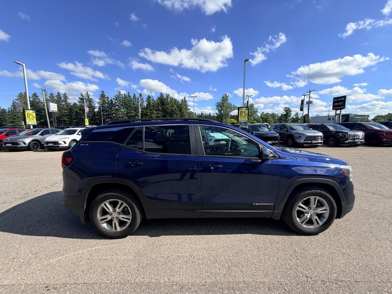 2022 GMC Terrain AWD SLE Photo