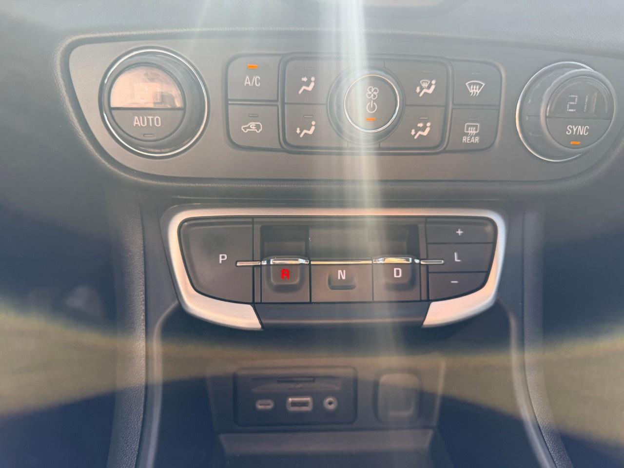 2022 GMC Terrain AWD SLE Photo