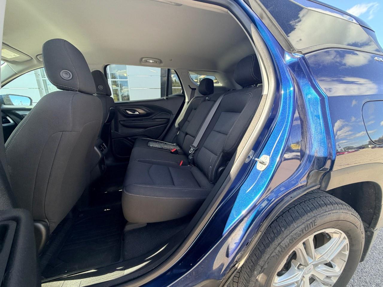 2022 GMC Terrain AWD SLE Photo