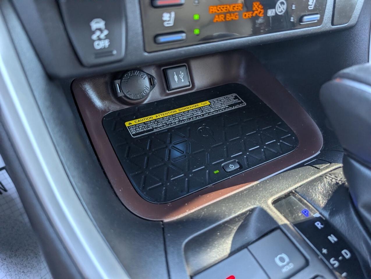 2019 Toyota RAV4 LIMITED AWD   NAV   LEATHER   SUNROOF   CAMERA Photo