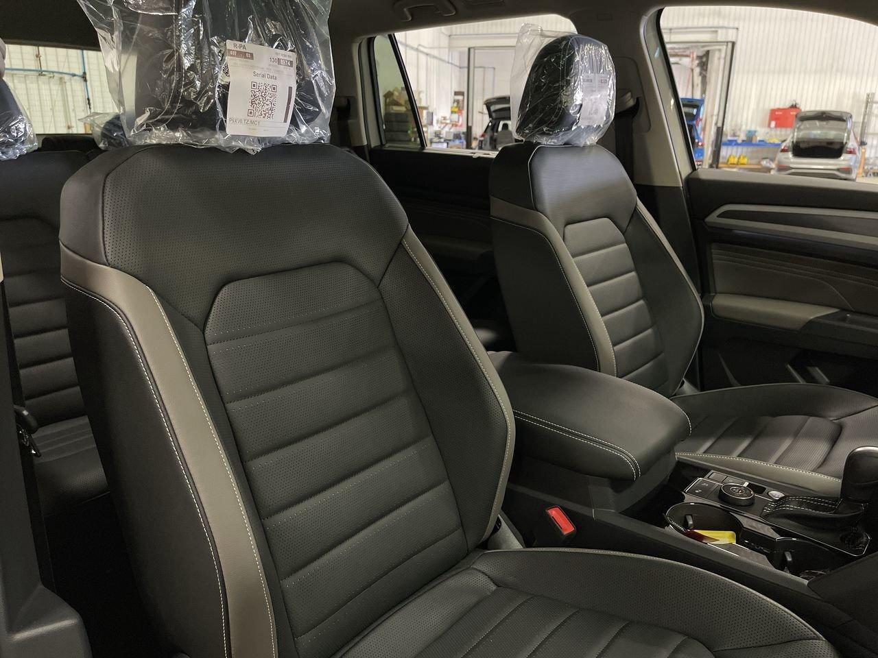 2022 Volkswagen Atlas Execline 3.6L 8sp at w/Tip 4MOTION Remote Starter Photo