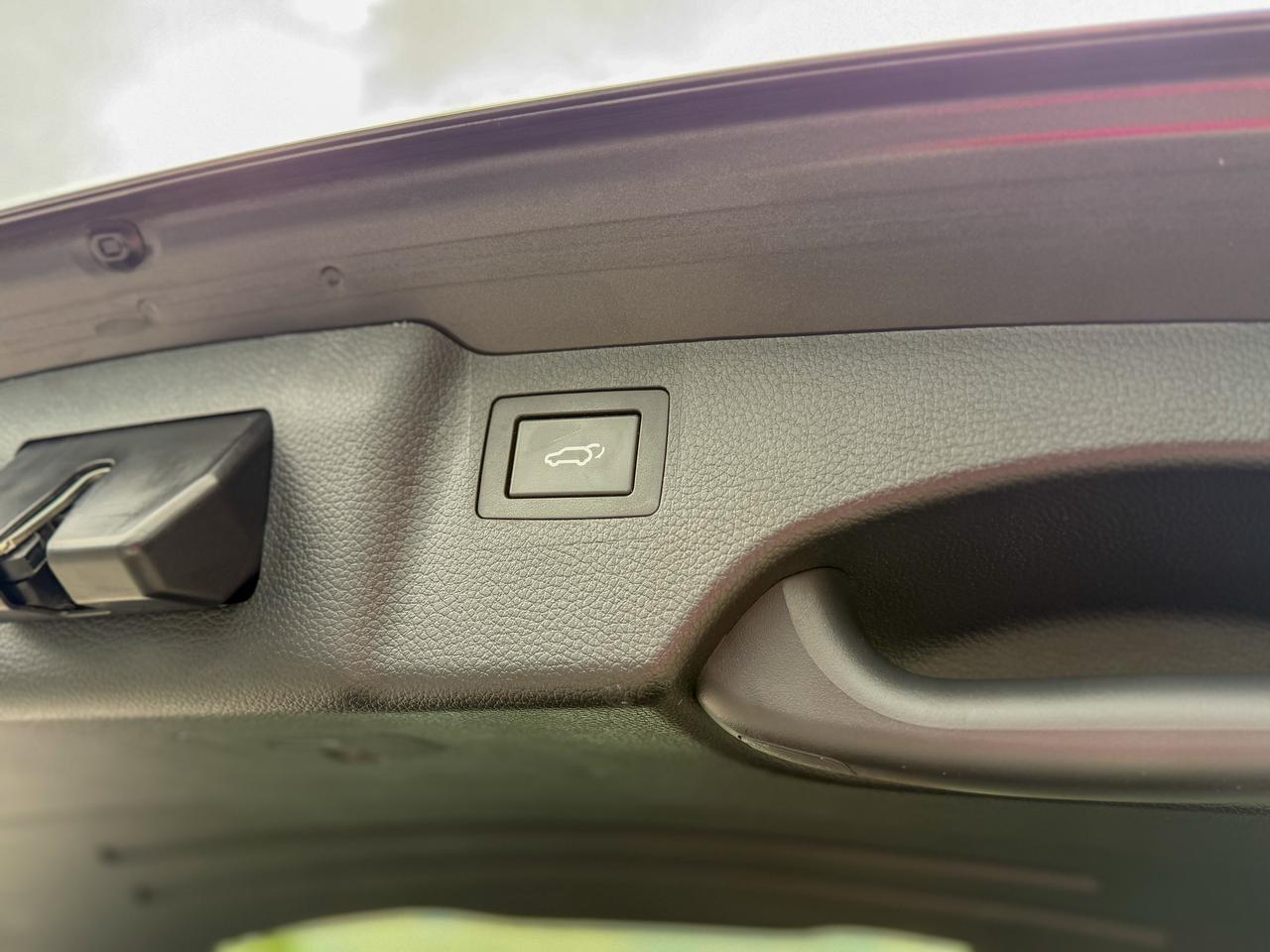 2018 Hyundai Santa Fe Ultimate/BSM/NAVI/ACC/PANO/CAMERA/AWD/LANE ASSIST Photo