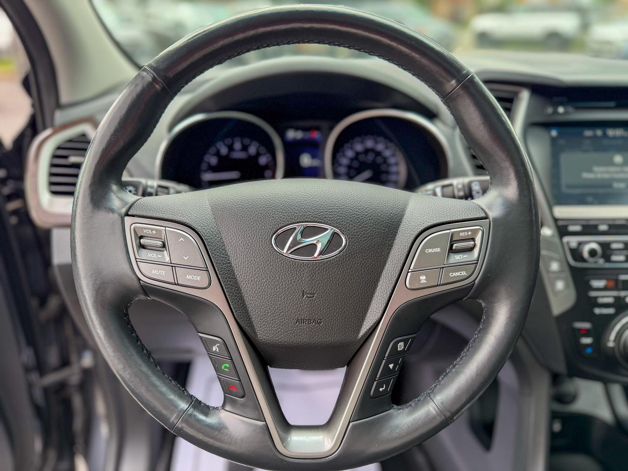 2018 Hyundai Santa Fe Ultimate/BSM/NAVI/ACC/PANO/CAMERA/AWD/LANE ASSIST Photo