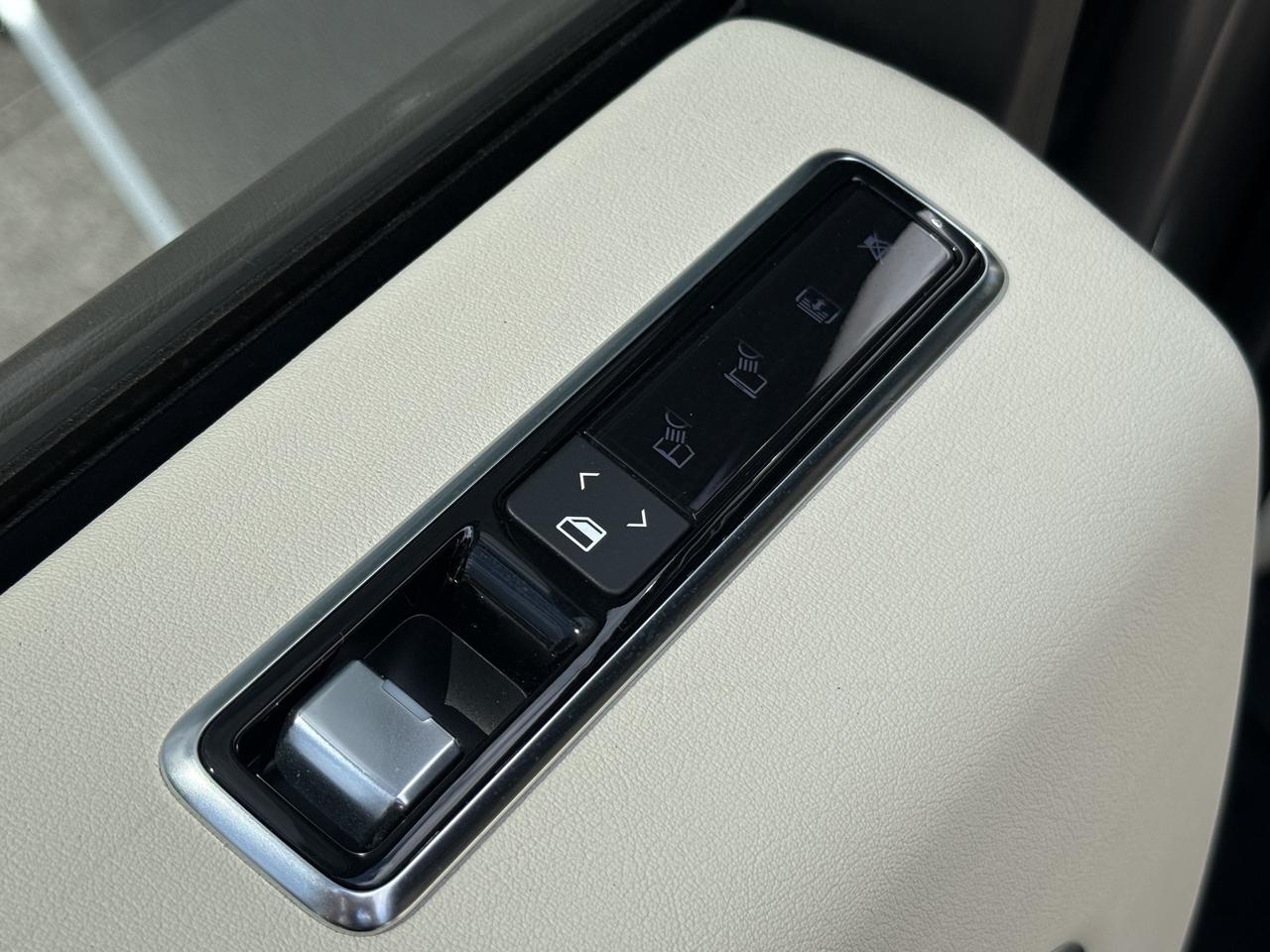 2019 Land Rover Range Rover HSE l TD6 l Diesel l Full Size l Navi l AWD l 3.0L Photo