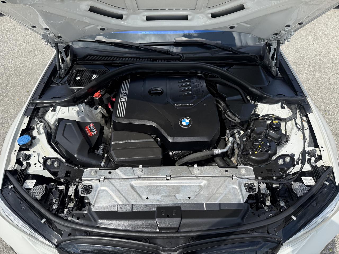 2022 BMW 330i xDrive M-Sport l xDrive l 2.0L l 4Cyl l 255HP l BSM l LDW Photo