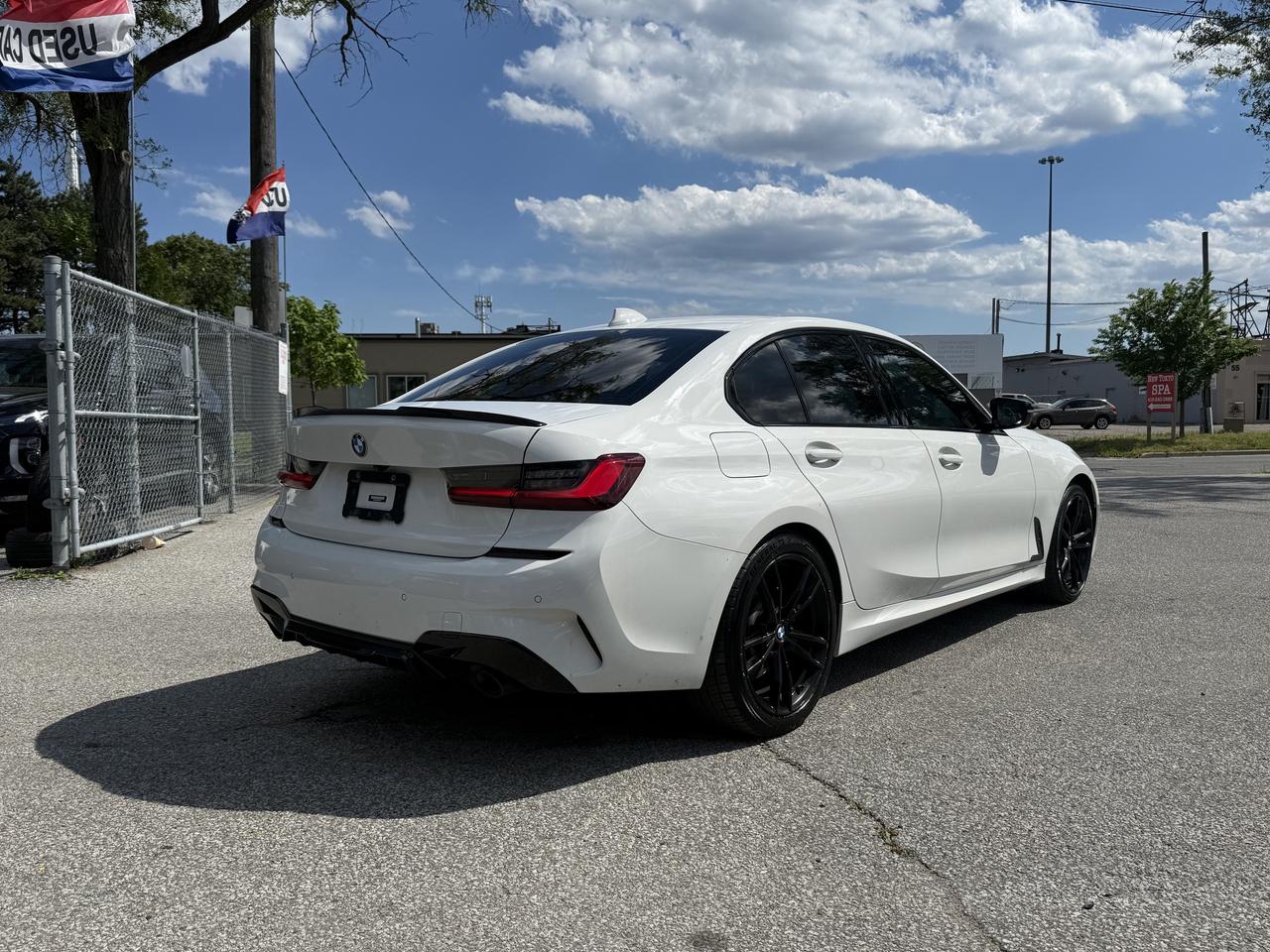2022 BMW 3 Series M-Sport l xDrive l 2.0L l 4Cyl l 255HP l BSM l LDW Photo