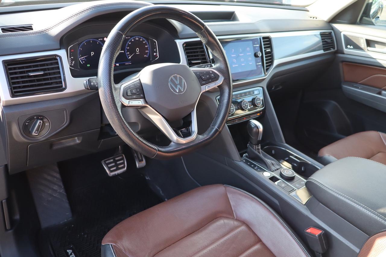 2021 Volkswagen Atlas Execline R-Line 4MOTION V6 Brown Interior 6 Passen Photo
