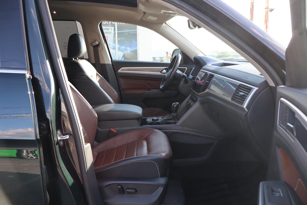 2021 Volkswagen Atlas Execline R-Line 4MOTION V6 Brown Interior 6 Passen Photo