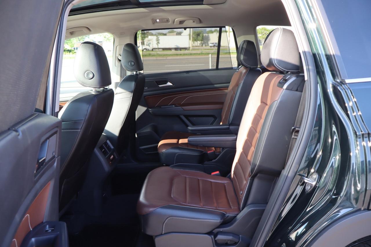 2021 Volkswagen Atlas Execline R-Line 4MOTION V6 Brown Interior 6 Passen Photo