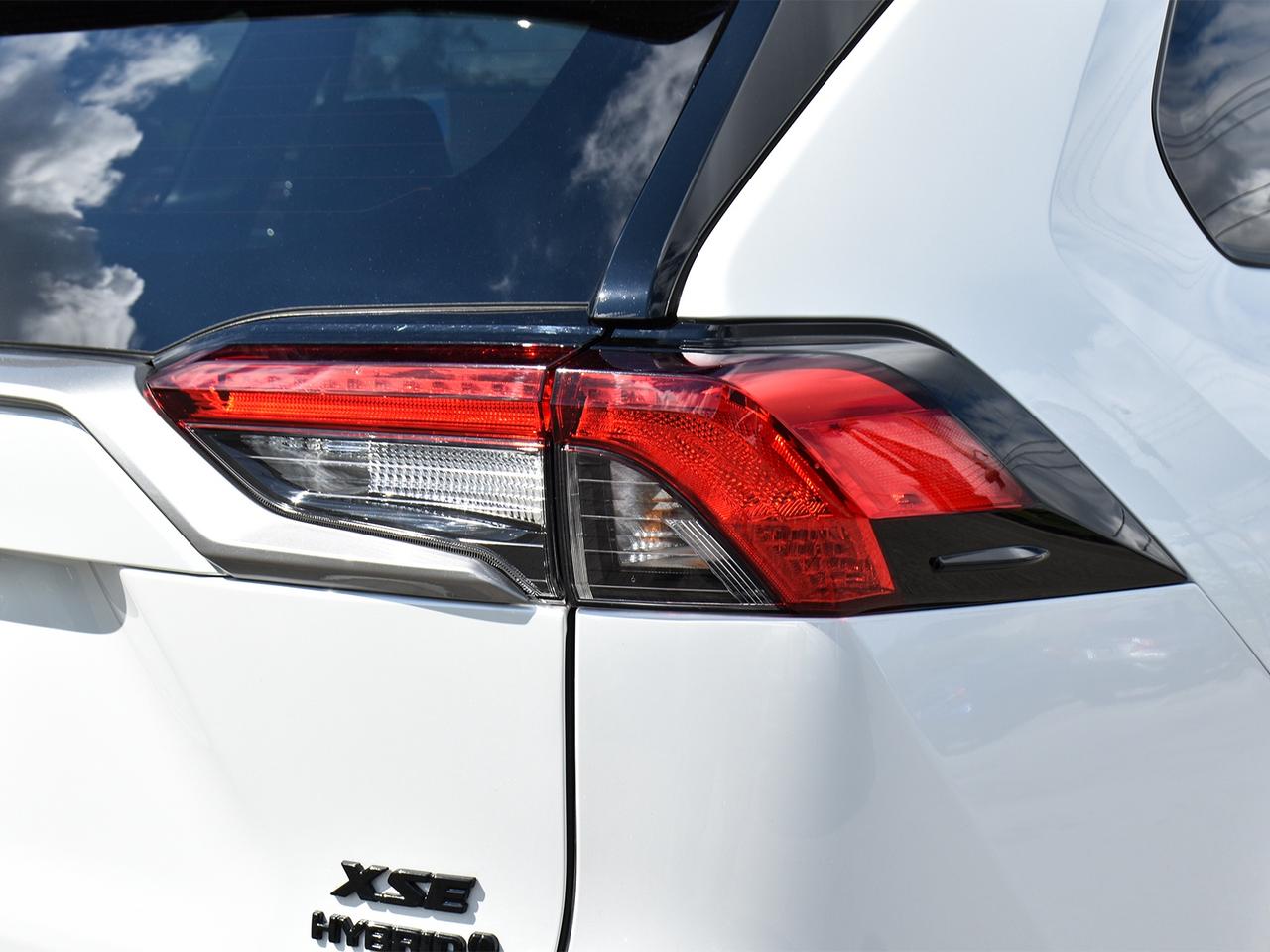 2023 Toyota RAV4 XSE Hybrid AWD Sunroof Back Up Camera Photo