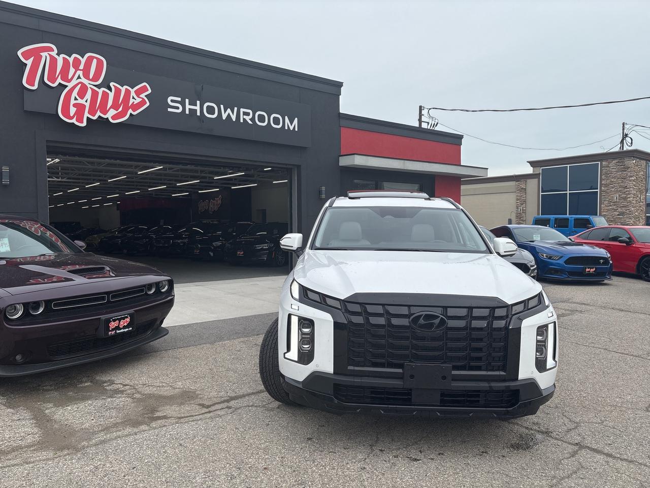 2025 Hyundai PALISADE Urban AWD 7 Passenger Leather Sunroof Nav Photo