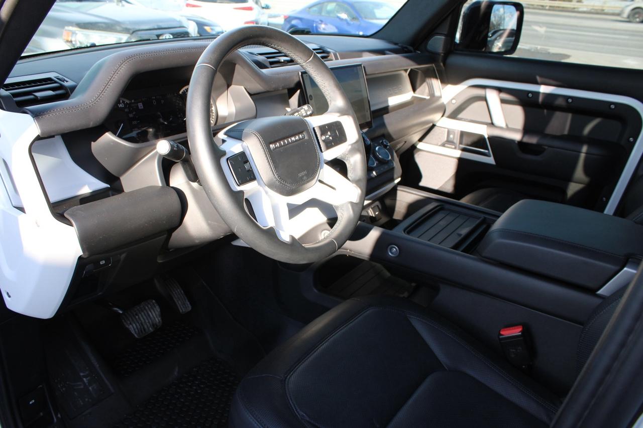 2023 Land Rover Defender 110 X-Dynamic SE V6 No Accident Clean CarFax. Photo