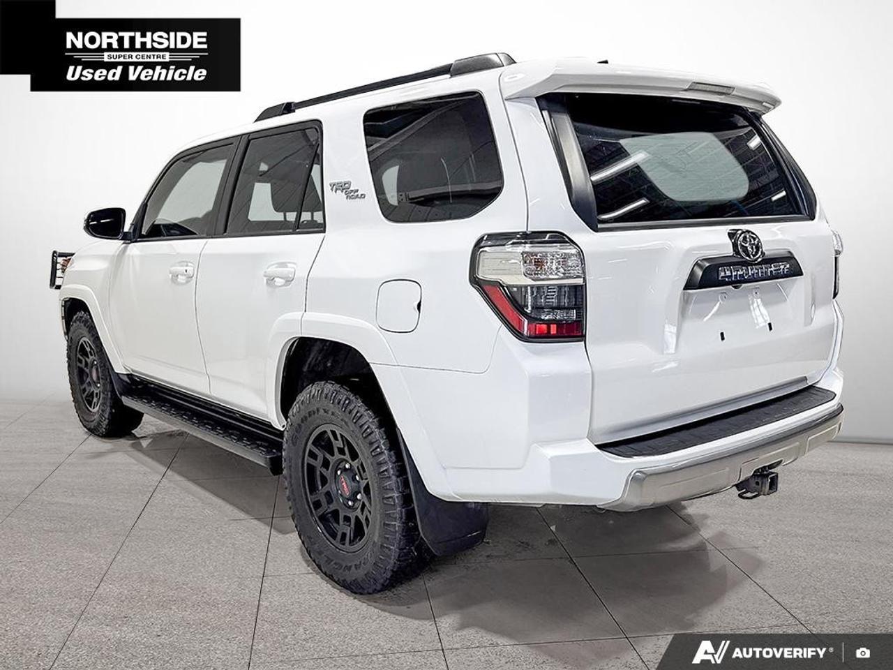 2022 Toyota 4Runner 4WD Photo4