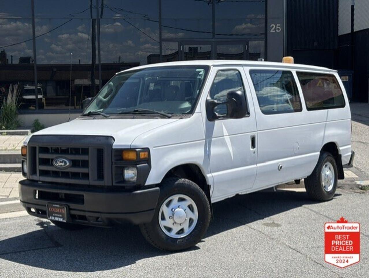 2013 Ford Econoline E-250 **ONLY 75,000KM-5 PASSENGER-1 OWNER** Photo
