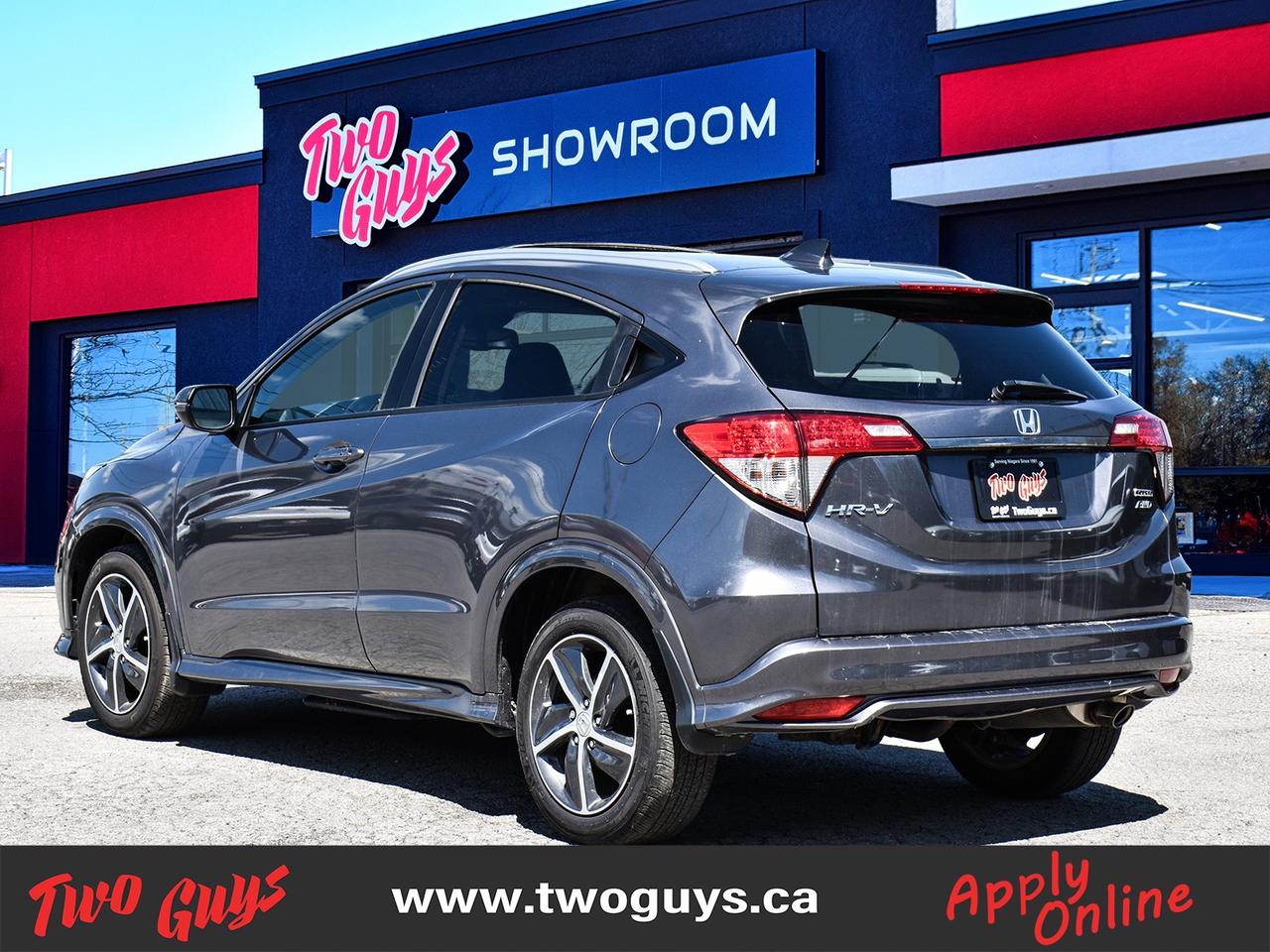2022 Honda HR-V Touring AWD Leather Sunroof Back Up Camera Photo
