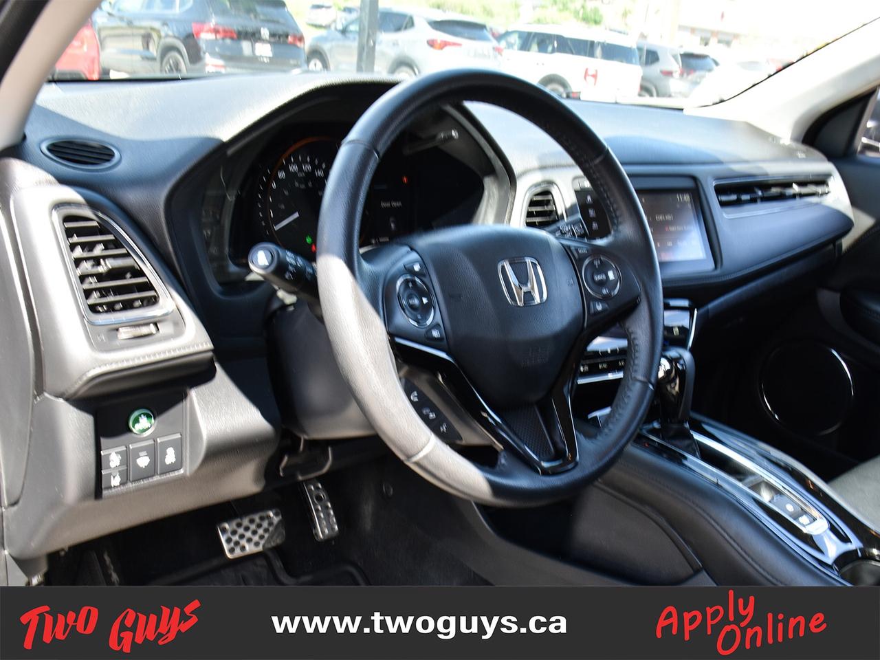 2022 Honda HR-V Touring AWD Leather Sunroof Back Up Camera Photo