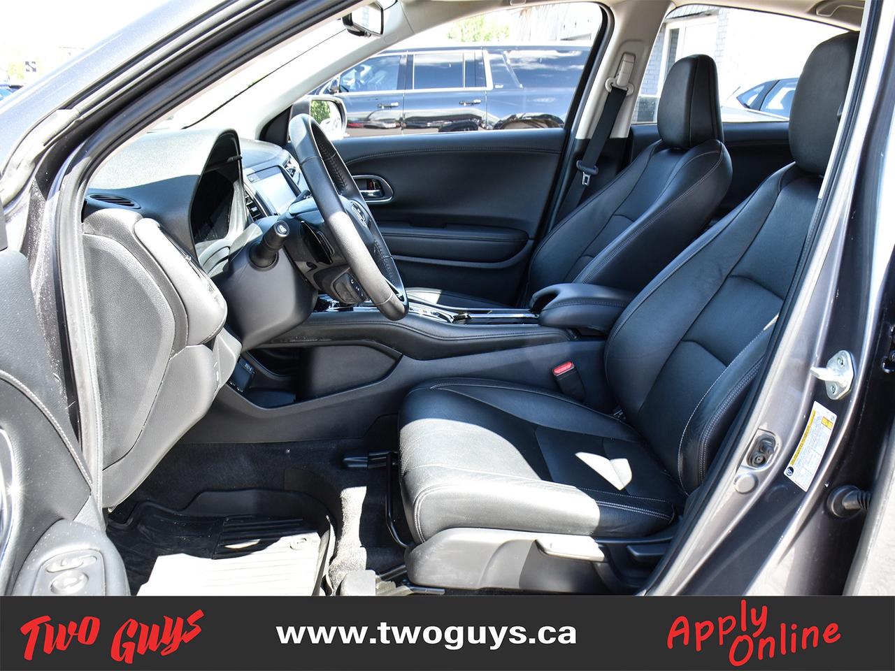 2022 Honda HR-V Touring AWD Leather Sunroof Back Up Camera Photo