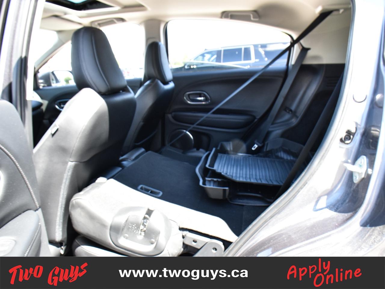 2022 Honda HR-V Touring AWD Leather Sunroof Back Up Camera Photo