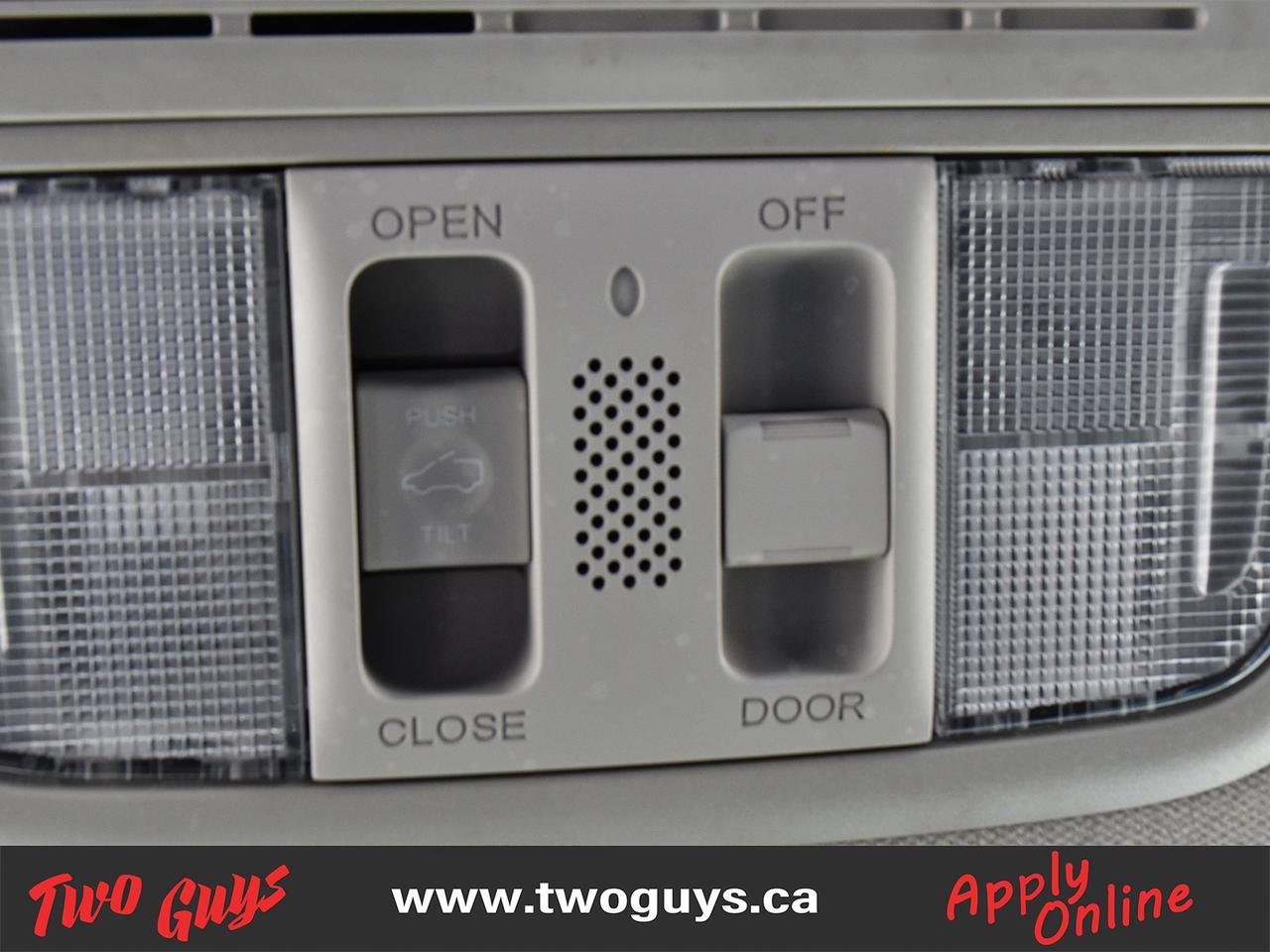 2022 Honda HR-V Touring AWD Leather Sunroof Back Up Camera Photo