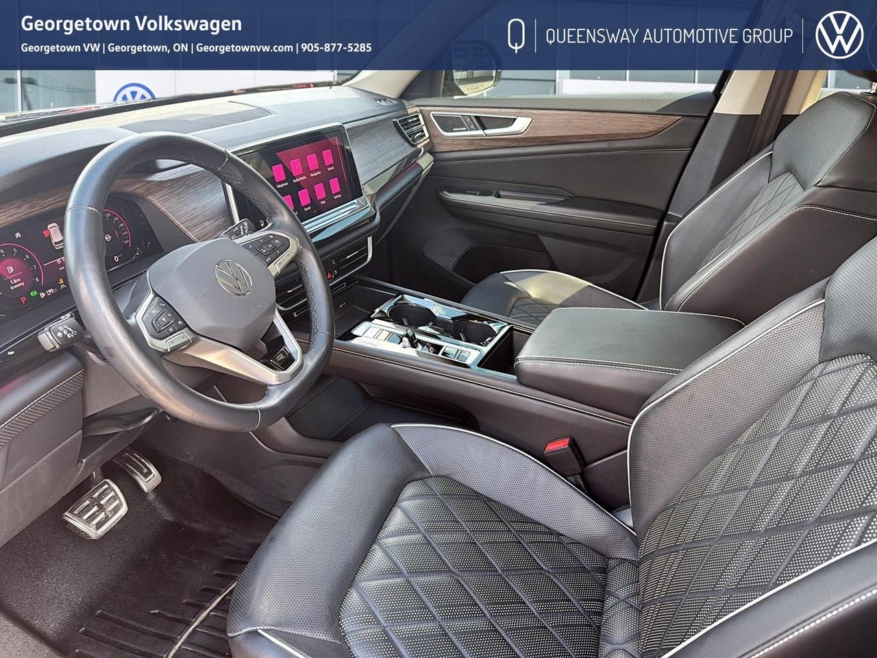 2024 Volkswagen Atlas Execline 4Motion   Pano Roof   Captain's Chair Pkg Photo