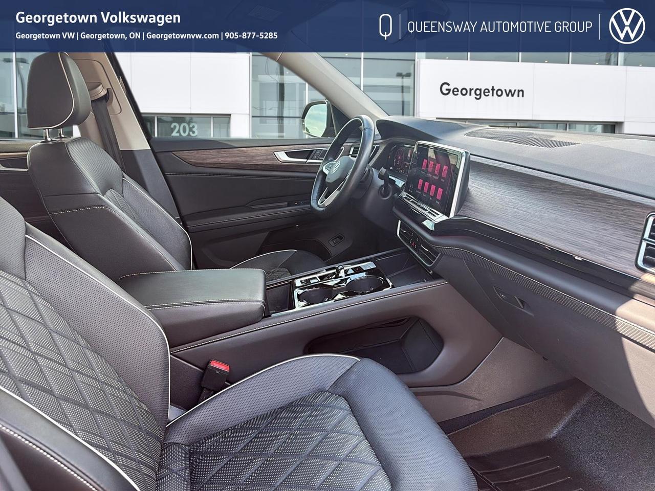 2024 Volkswagen Atlas Execline 4Motion   Pano Roof   Captain's Chair Pkg Photo