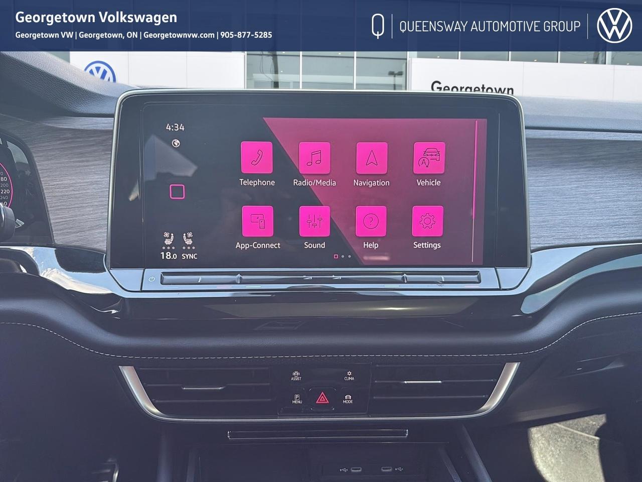 2024 Volkswagen Atlas Execline 4Motion   Pano Roof   Captain's Chair Pkg Photo