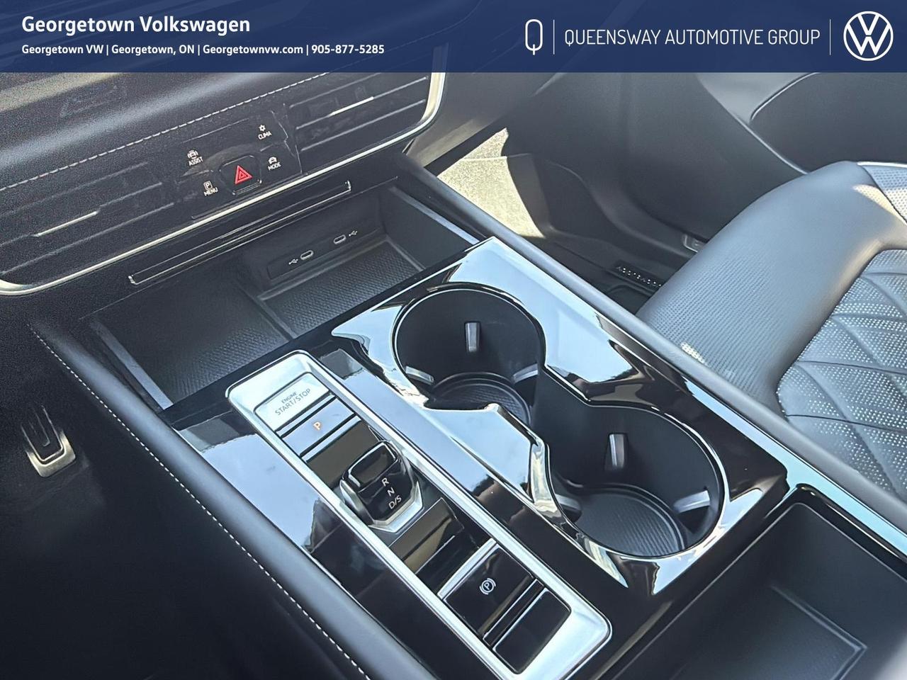 2024 Volkswagen Atlas Execline 4Motion   Pano Roof   Captain's Chair Pkg Photo