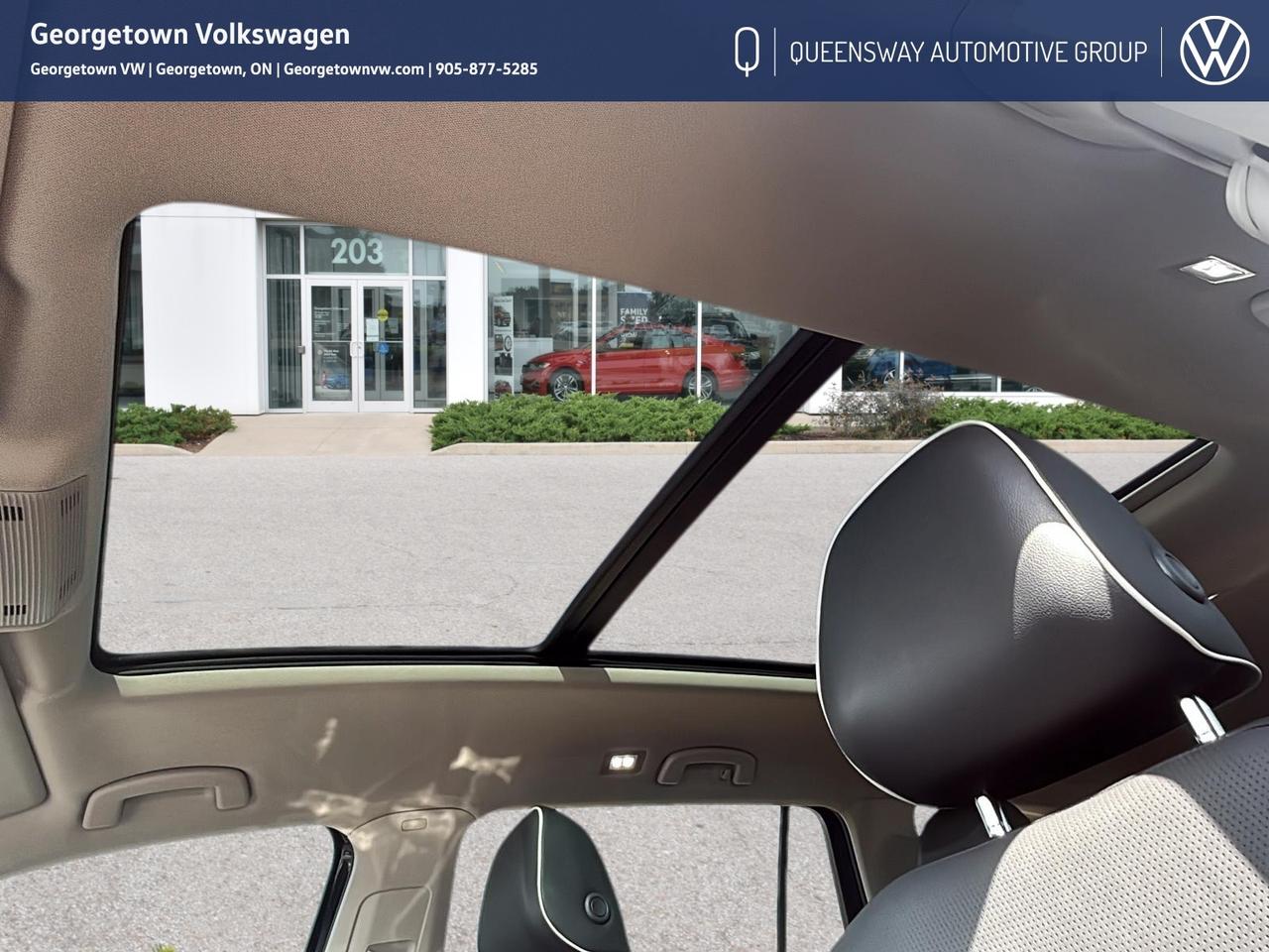 2024 Volkswagen Atlas Execline 4Motion   Pano Roof   Captain's Chair Pkg Photo