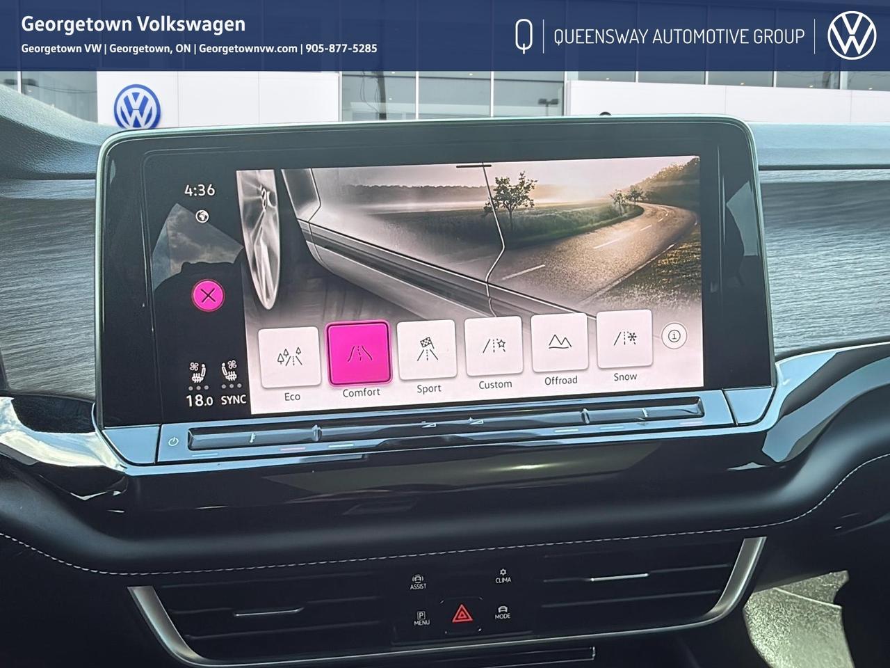 2024 Volkswagen Atlas Execline 4Motion   Pano Roof   Captain's Chair Pkg Photo