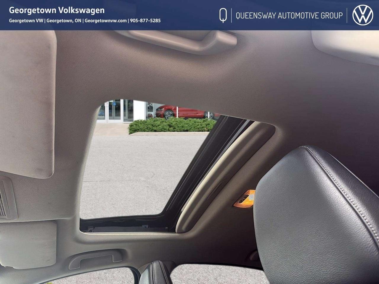 2020 Honda HR-V Touring Pano Roof   Carplay   Heated Seats Photo