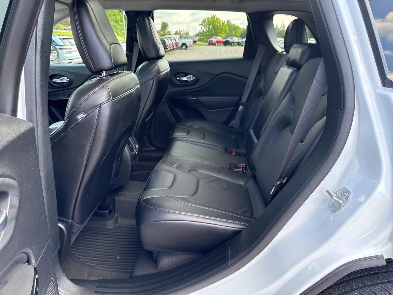 2023 Jeep Cherokee Altitude - sunroof - htd seats/wheel Photo