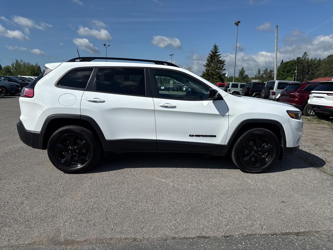 2023 Jeep Cherokee Altitude - sunroof - htd seats/wheel Photo