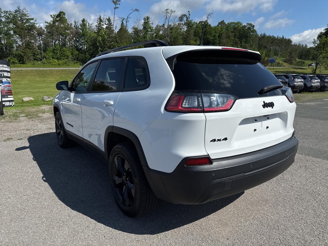 2023 Jeep Cherokee Altitude - sunroof - htd seats/wheel Photo