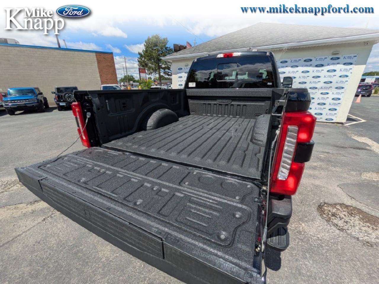 2026 Ford F-350 Super Duty Lariat Photo
