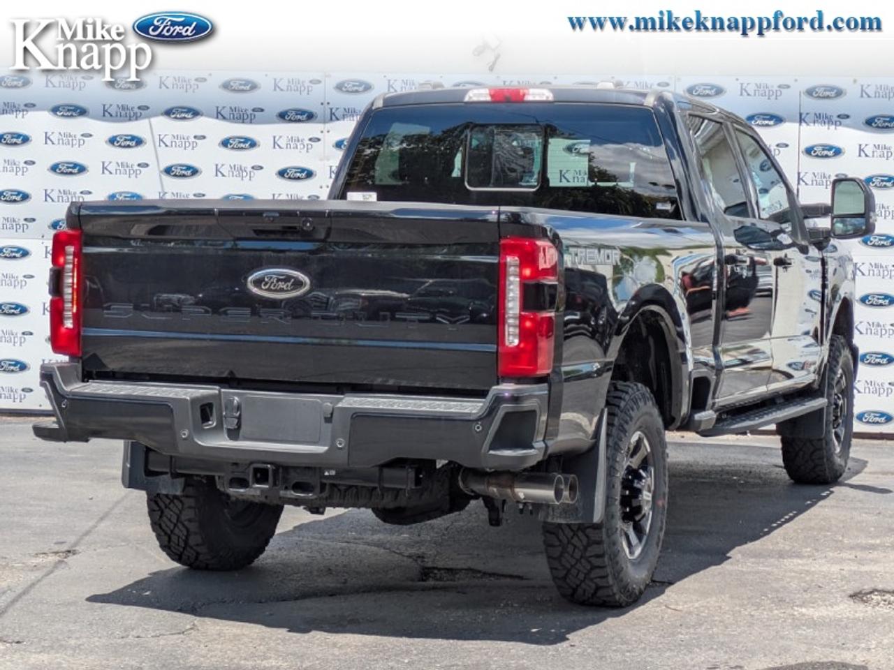 2026 Ford F-350 Super Duty Lariat Photo