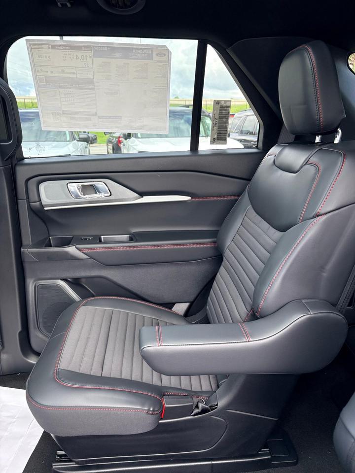 2026 Ford Explorer ST-Line 4dr 4x4 Photo